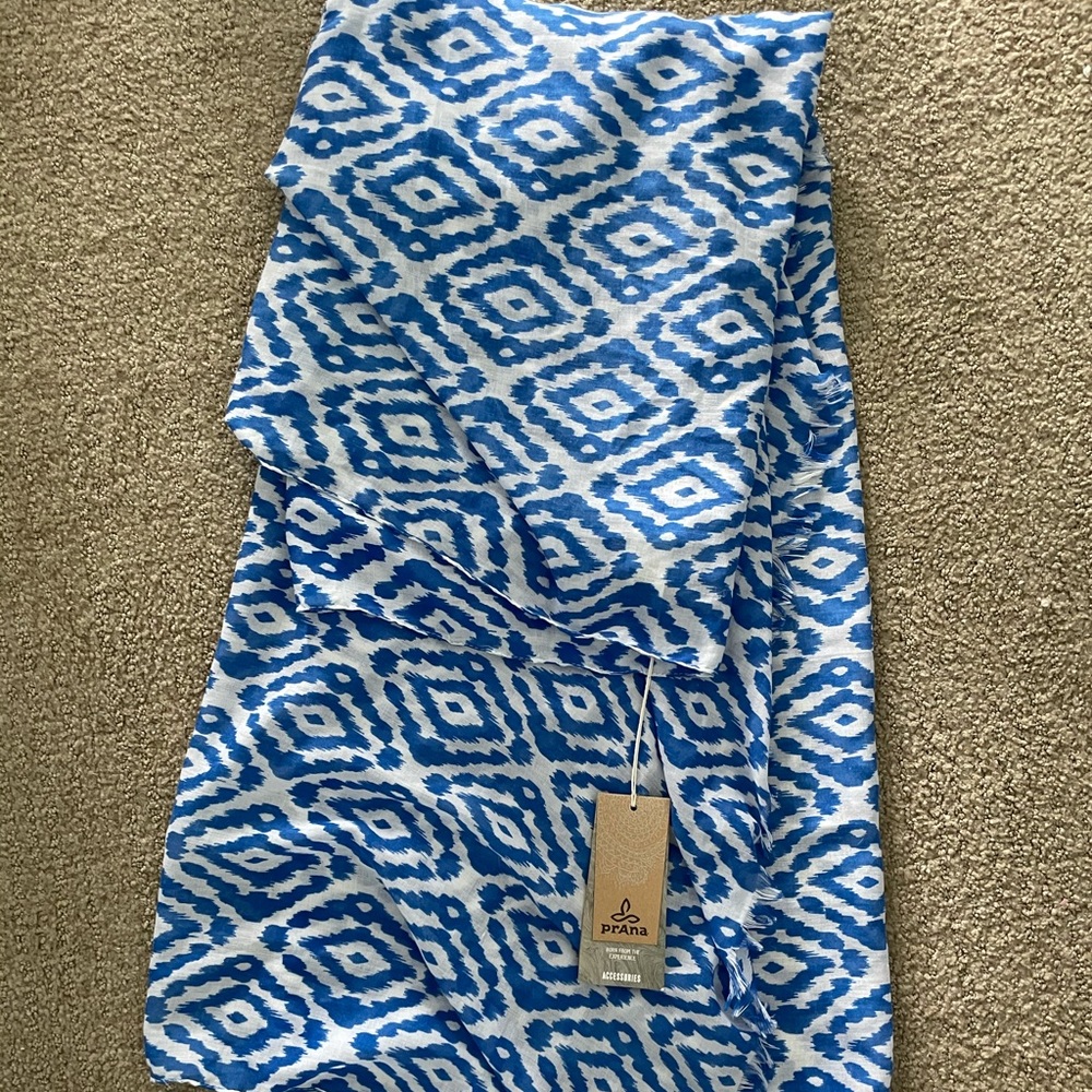 Prana Silva Scarf